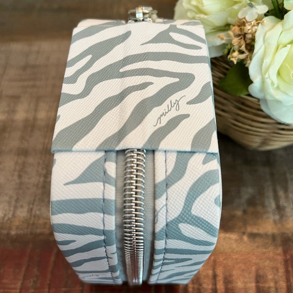New MILLY Traveling JEWELRY CASE with ZEBRA π¦ PRINT! - Picture 6 of 7